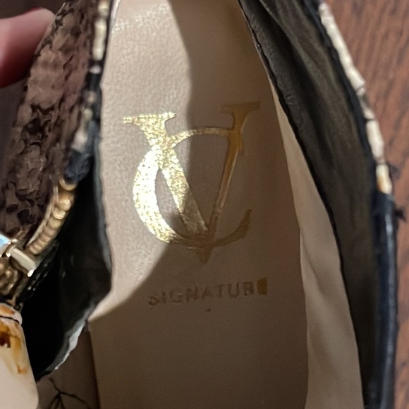 Vince Camuto Signature Black Booties Size 6.5 - Picture 8 of 9